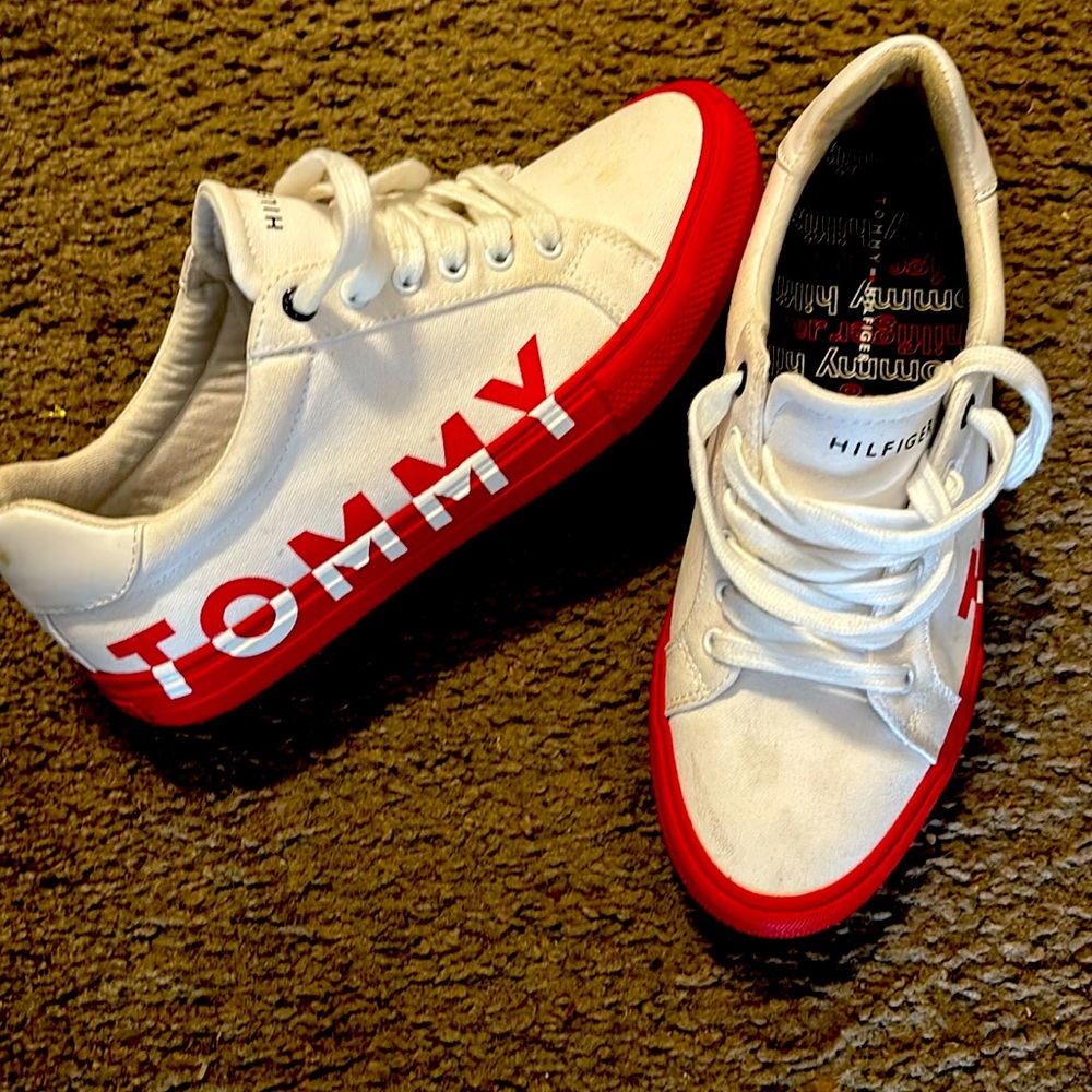 Tommy Hilfiger Sneakers Like NEW